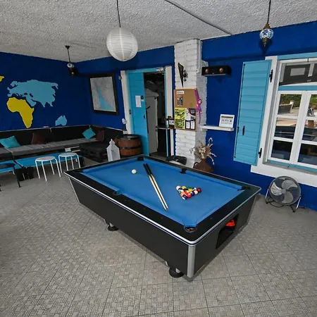 The Lazy Monkey Hostel & Apartments-3